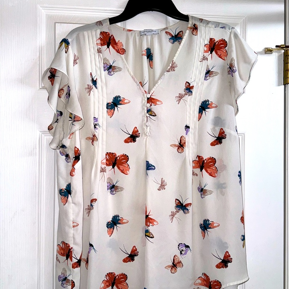 Carolina Belle Butterfly Short Sleeve Blouse